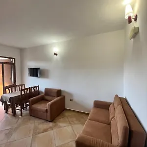 Kamberi & 2 Velipojë